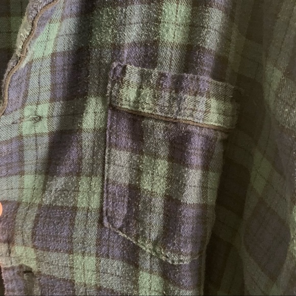 Bill Blass button up plaid flannel - Picture 4 of 4